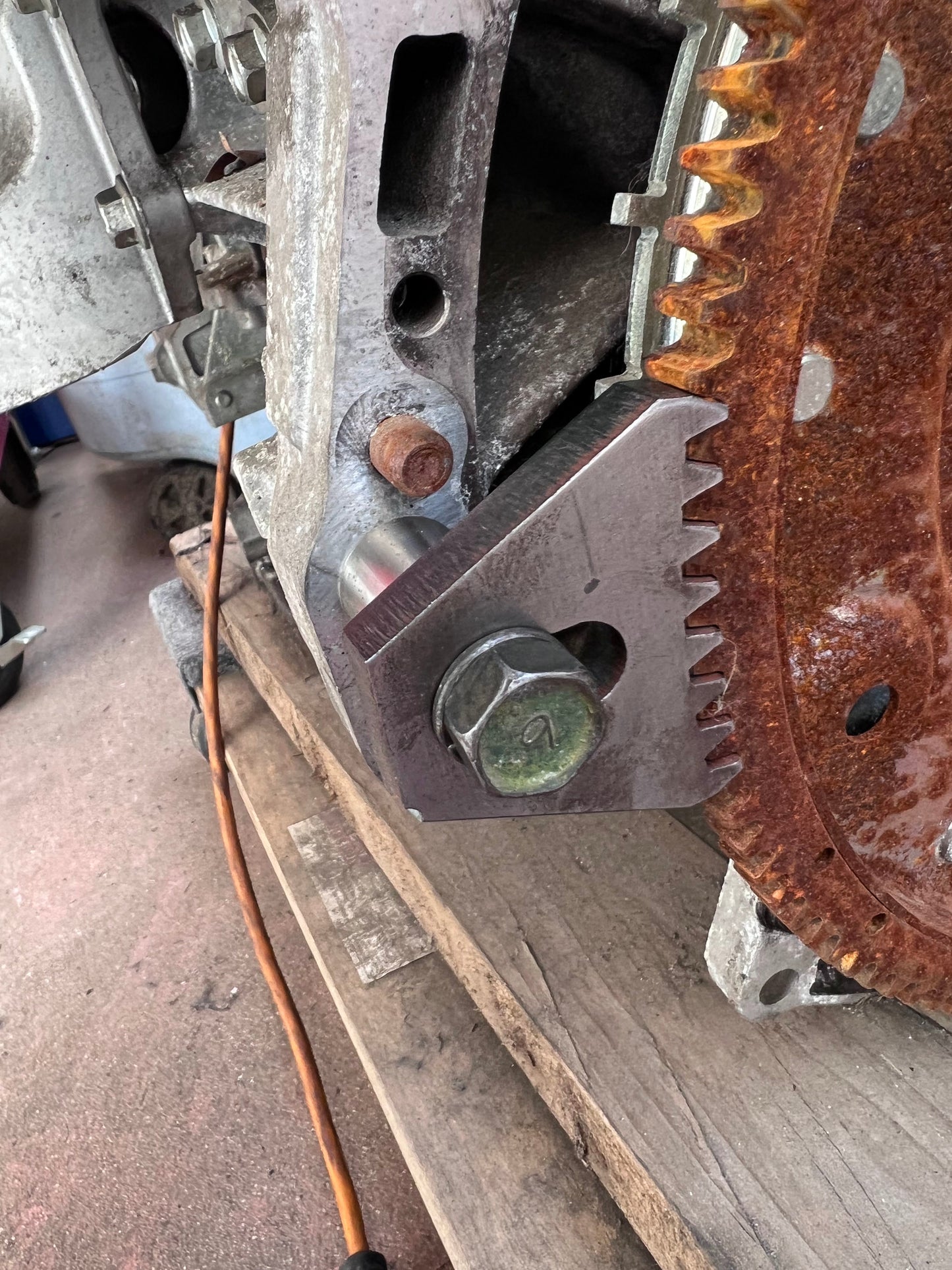 Transmission Removed Nissan Flywheel Holder/Stopper