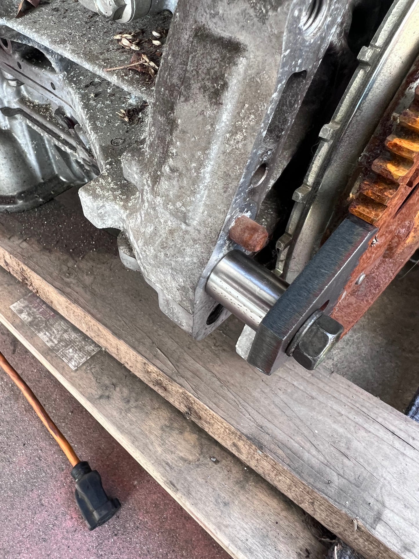Transmission Removed Nissan Flywheel Holder/Stopper